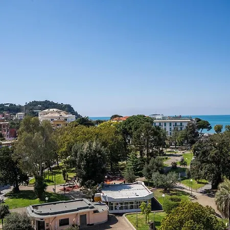 Lägenhet 025 - Casa Panoramica In Centro, 90metri Vista Mare Con Terrazzo Vista Portofino